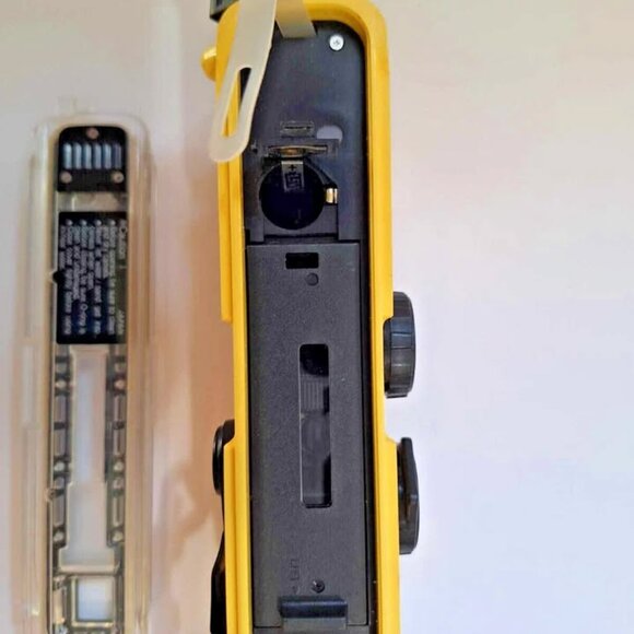 Minolta Weathermatic 110 A Underwater Film Camera Diving Camera - Picture 5 of 8